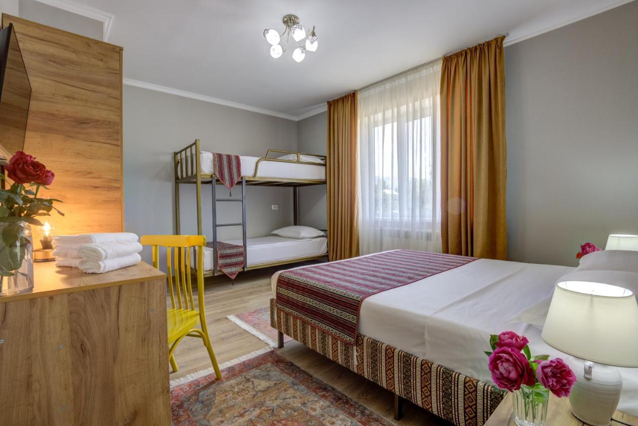Ordo Hotel Karakol Exterior photo
